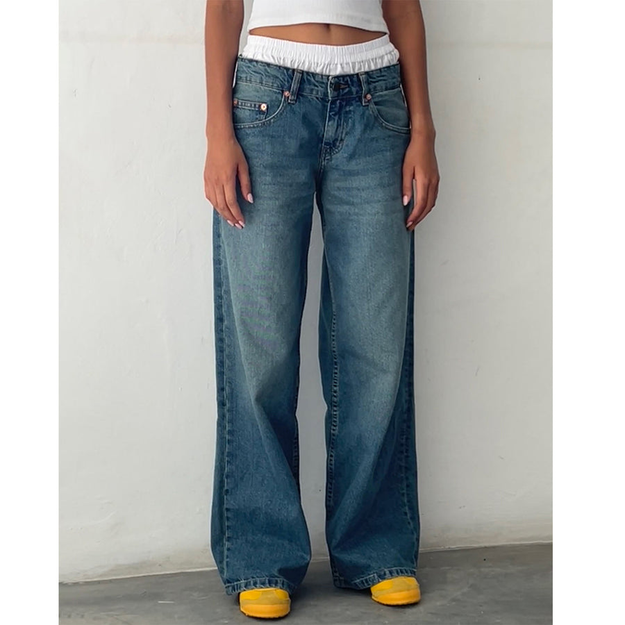 LOW-RISE JEANS